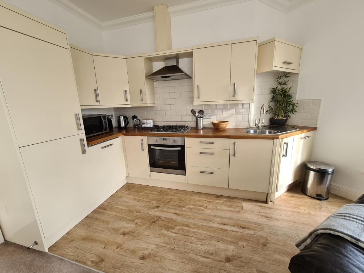 Vitamin Sea - Beachfront Apartment - Sleeps 4 Рамсгейт Екстериор снимка