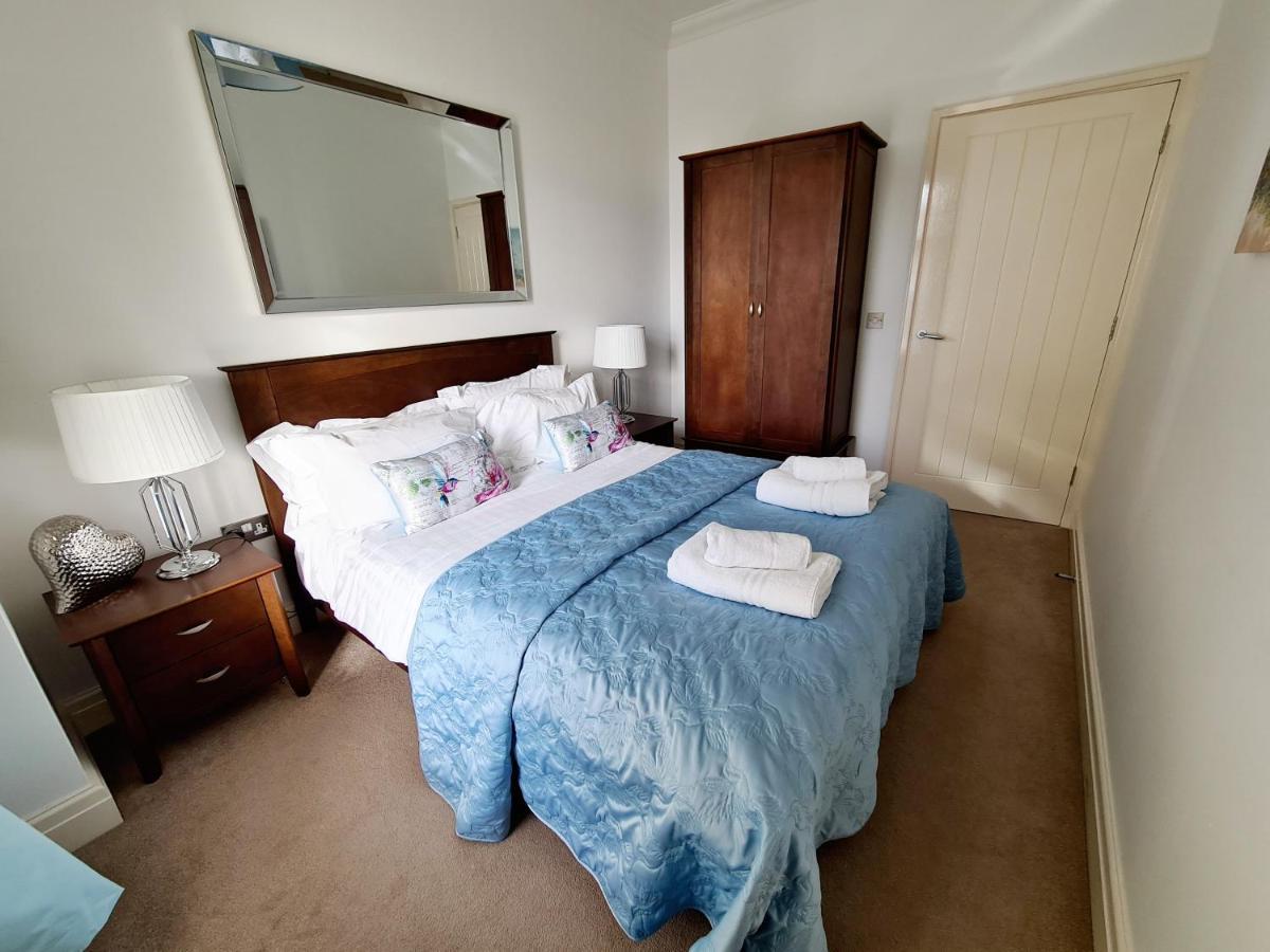 Vitamin Sea - Beachfront Apartment - Sleeps 4 Рамсгейт Екстериор снимка