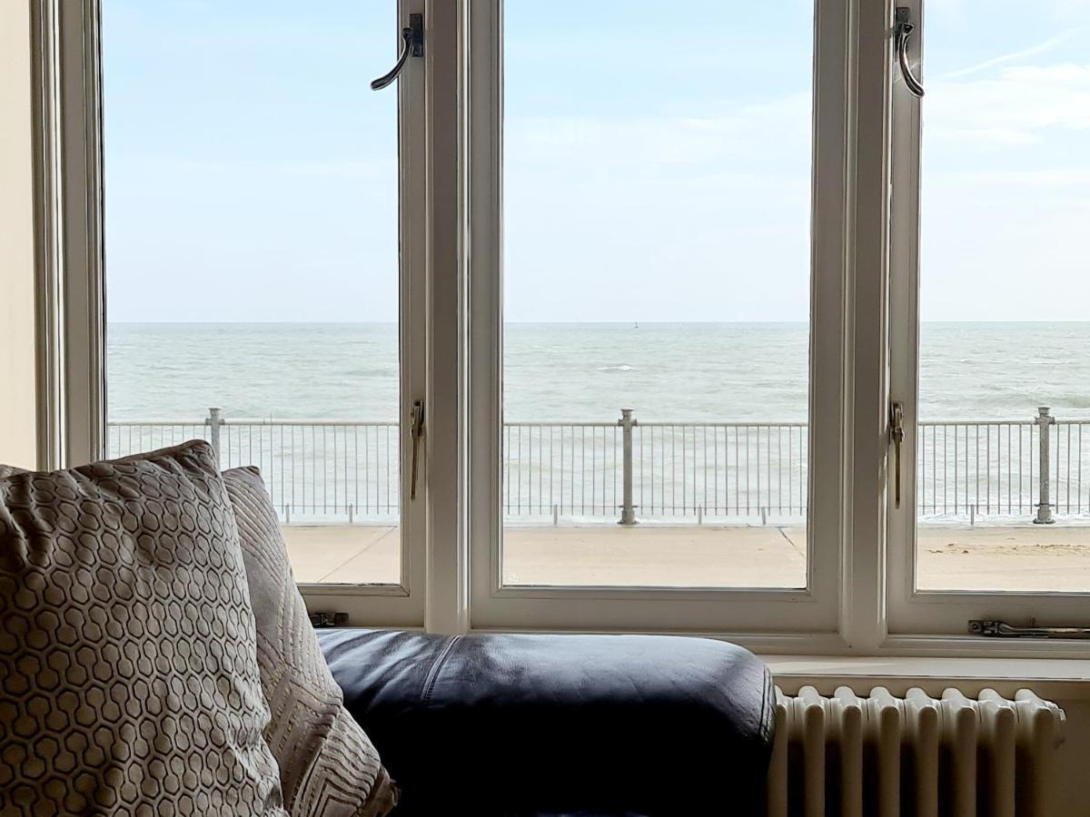 Vitamin Sea - Beachfront Apartment - Sleeps 4 Рамсгейт Екстериор снимка